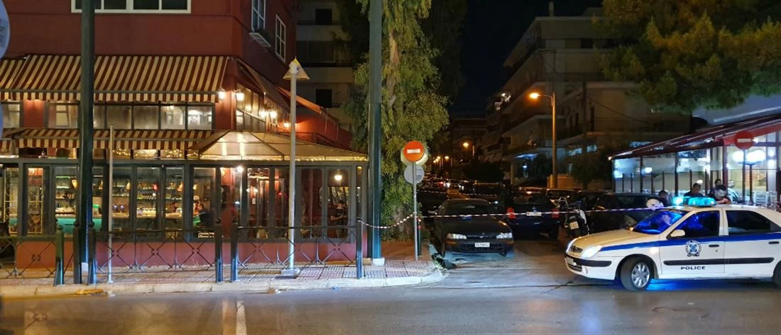 Αυτόπτης μάρτυρας της δολοφονίας στο Περιστέρι: Συνέχισε να τον χτυπάει με το όπλο στο κεφάλι- Τι είπε ο δράστης στους θαμώνες πριν πυροβολήσει (βίντεο)